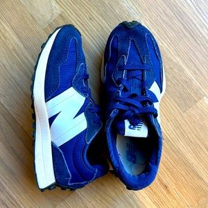 New Balance 327 sneaker shoes kids size 13